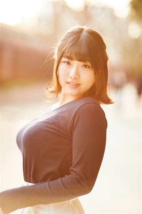 Hカップの爆乳女子校生とハメ撮り。 たわわなおっぱいとはみ出。